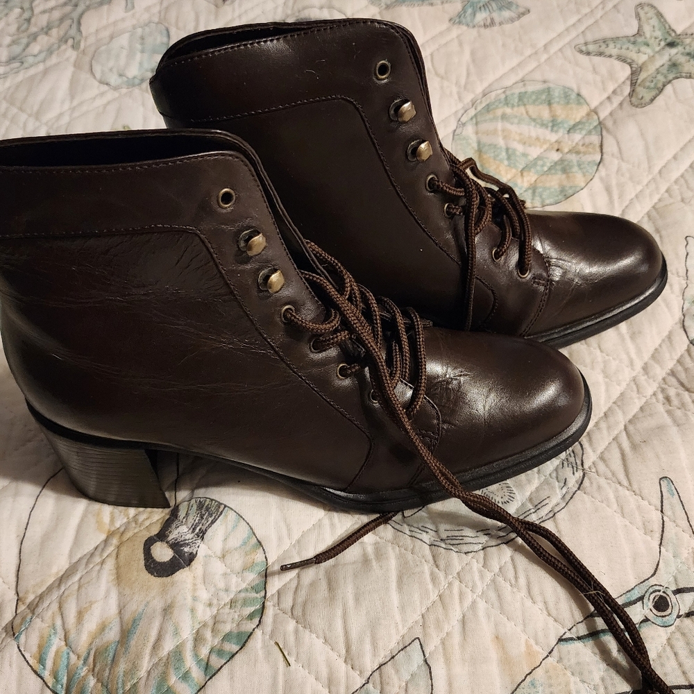 Liz Cole 6.5 Brown Boots Never Worn